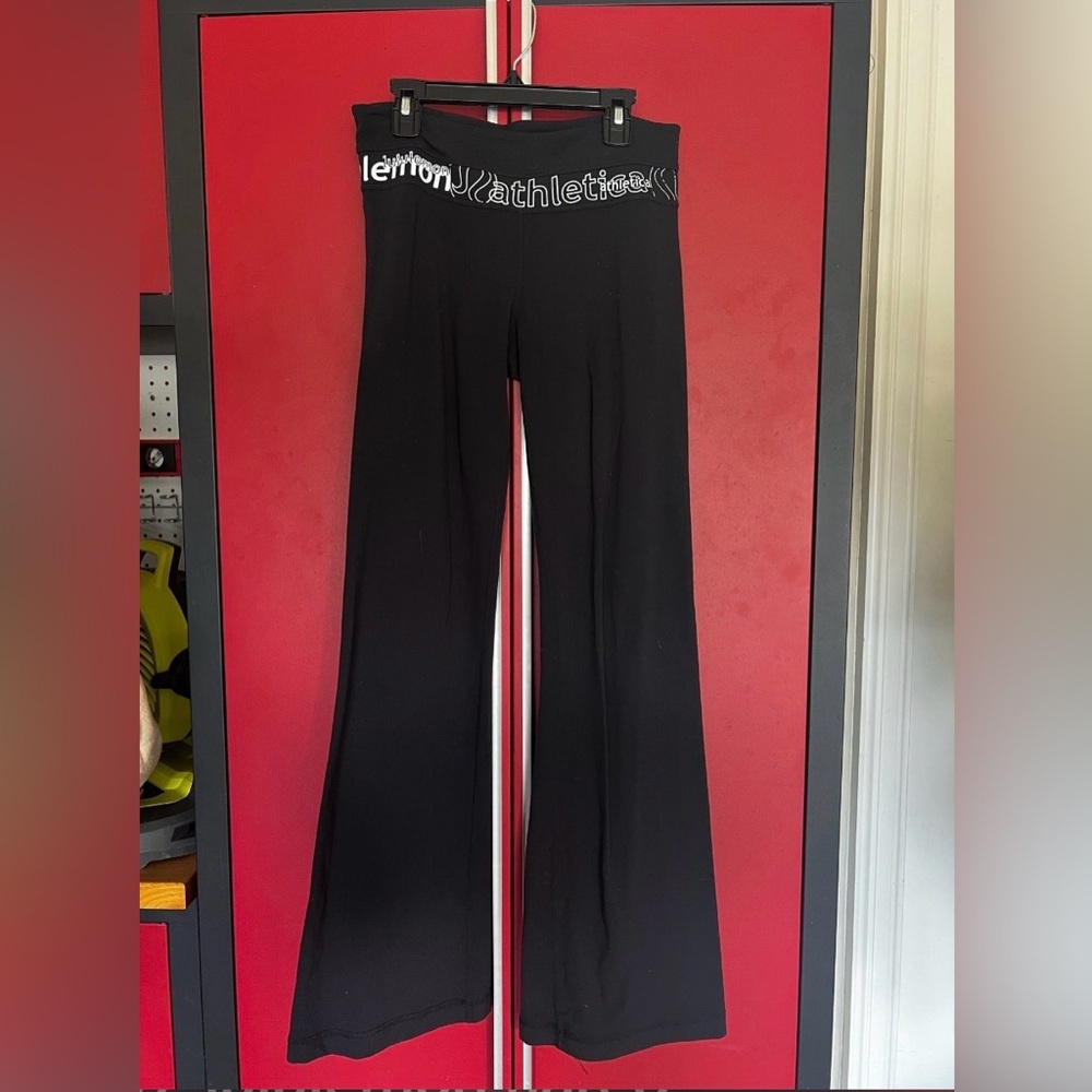 Lululemon Flare Reversible Leggings in Black Size 6